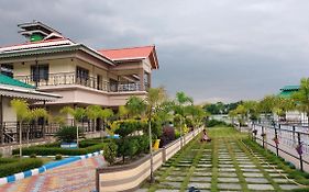 Whistling Wind Resorts By Stayapart